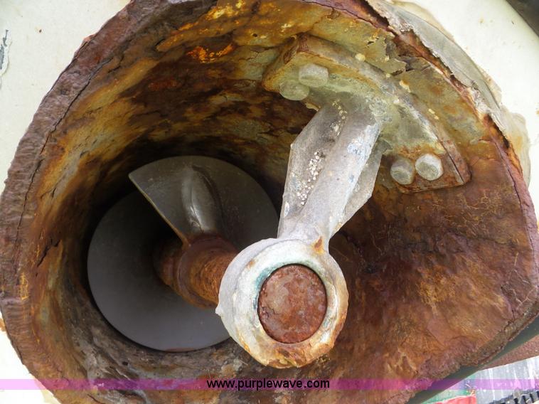 image for item L6907 2007 Doyle 74 tender trailer