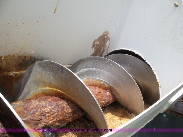 image for item L6907 2007 Doyle 74 tender trailer