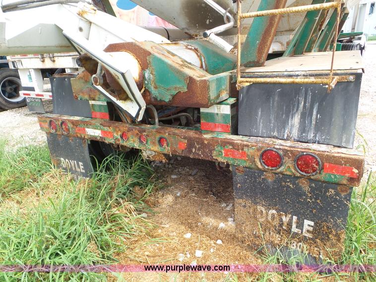 image for item L6907 2007 Doyle 74 tender trailer