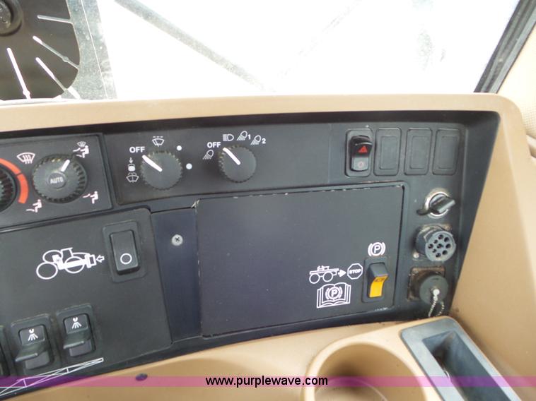 image for item L6908 2010 John Deere 4930 self-propelled applicator