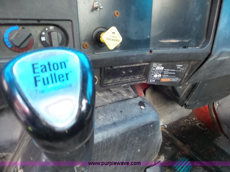 image for item L6912 1999 International 4900 tender truck