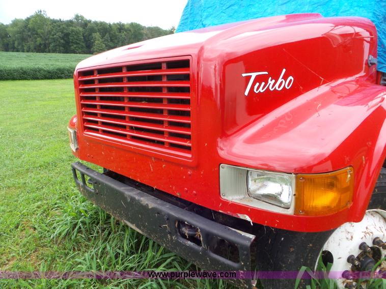 image for item L6912 1999 International 4900 tender truck