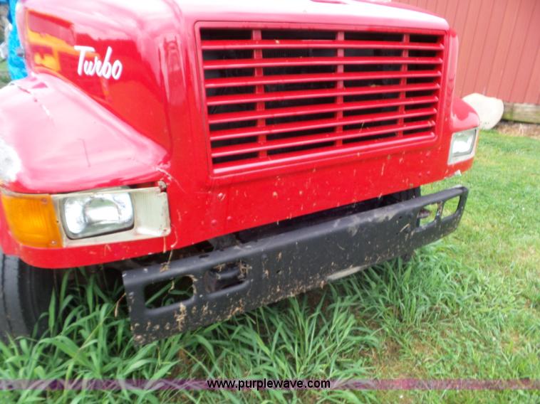 image for item L6912 1999 International 4900 tender truck