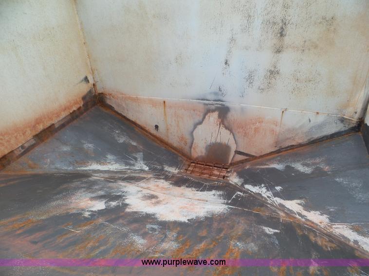 image for item L6912 1999 International 4900 tender truck