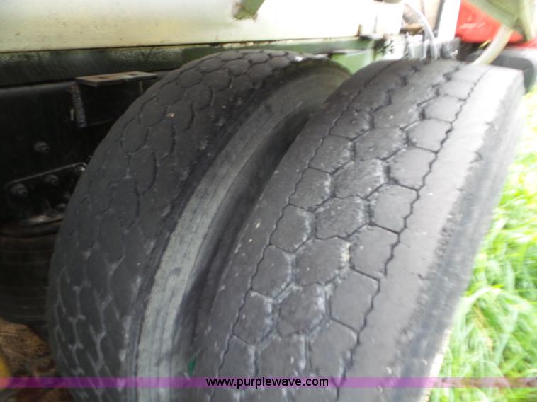 image for item L6912 1999 International 4900 tender truck