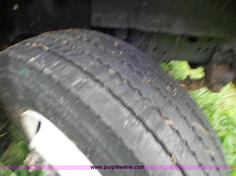 image for item L6912 1999 International 4900 tender truck