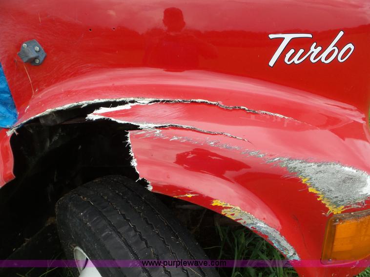 image for item L6912 1999 International 4900 tender truck