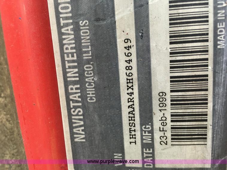 image for item L6912 1999 International 4900 tender truck