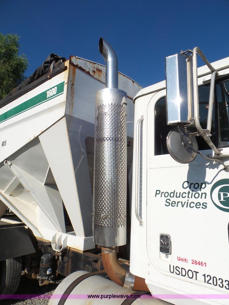 image for item L6913 1993 International 9400 tender truck