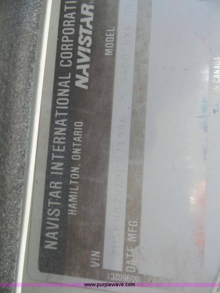 image for item L6913 1993 International 9400 tender truck