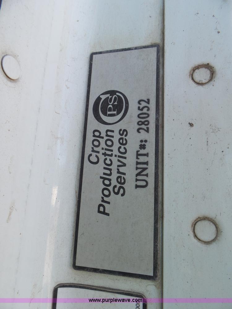 image for item L6914 2002 Freightliner Columbia semi truck