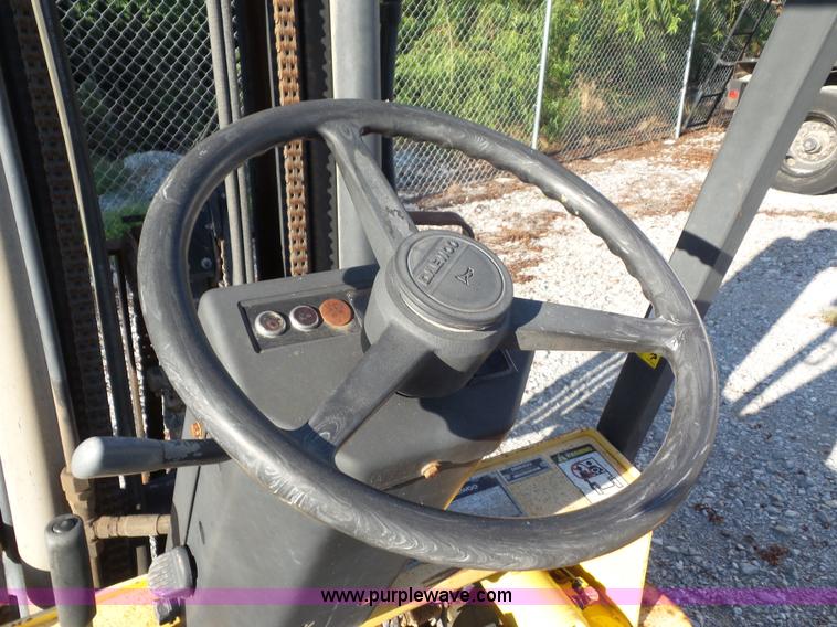 image for item L6915 1998 Daewoo G255 forklift