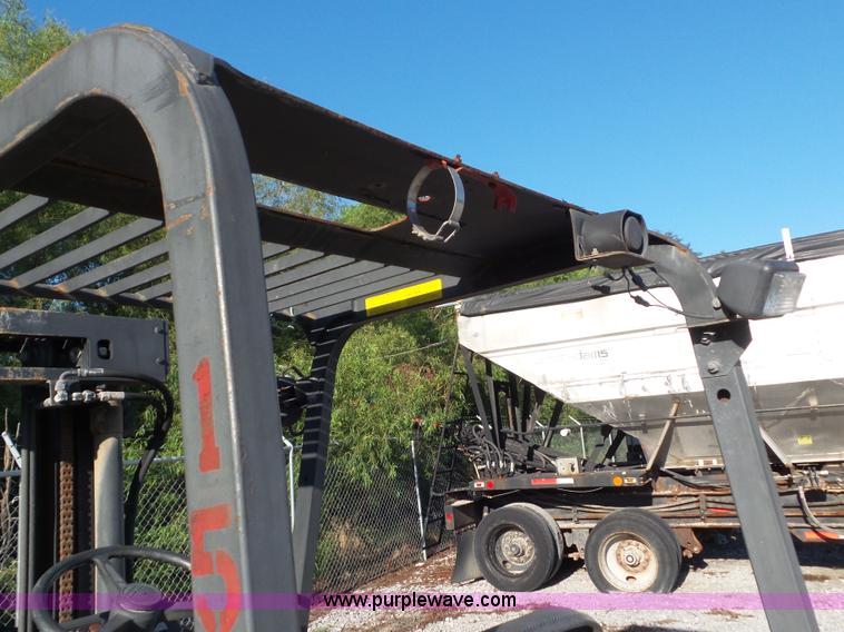 image for item L6915 1998 Daewoo G255 forklift