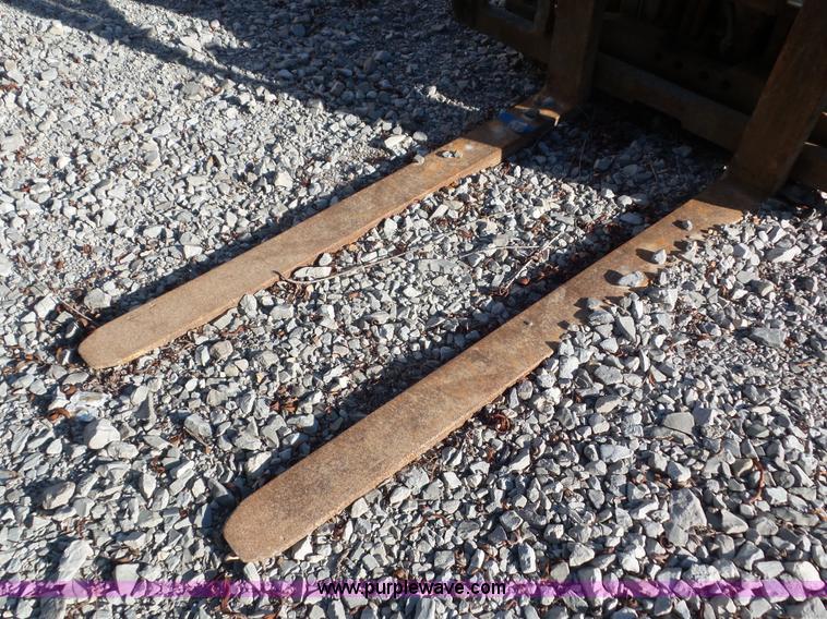 image for item L6915 1998 Daewoo G255 forklift