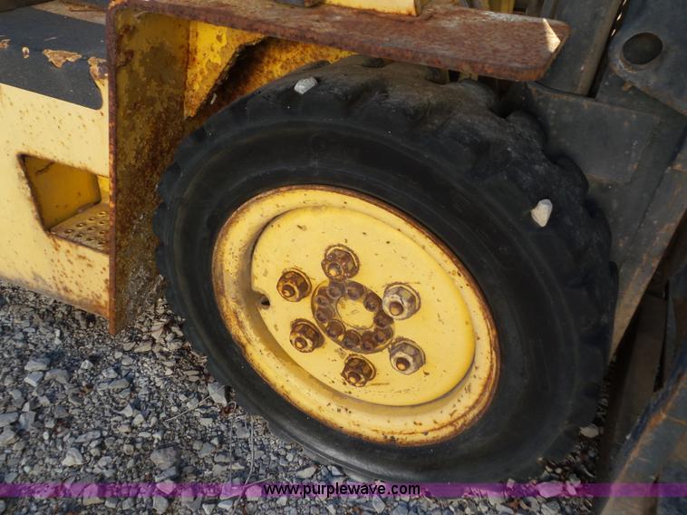 image for item L6915 1998 Daewoo G255 forklift