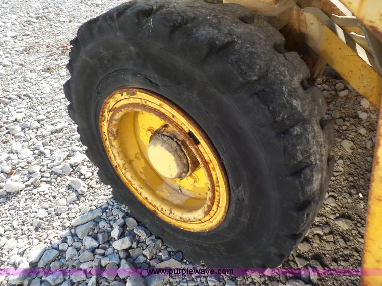 image for item L6915 1998 Daewoo G255 forklift