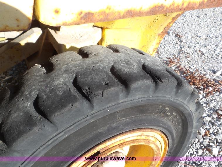 image for item L6915 1998 Daewoo G255 forklift