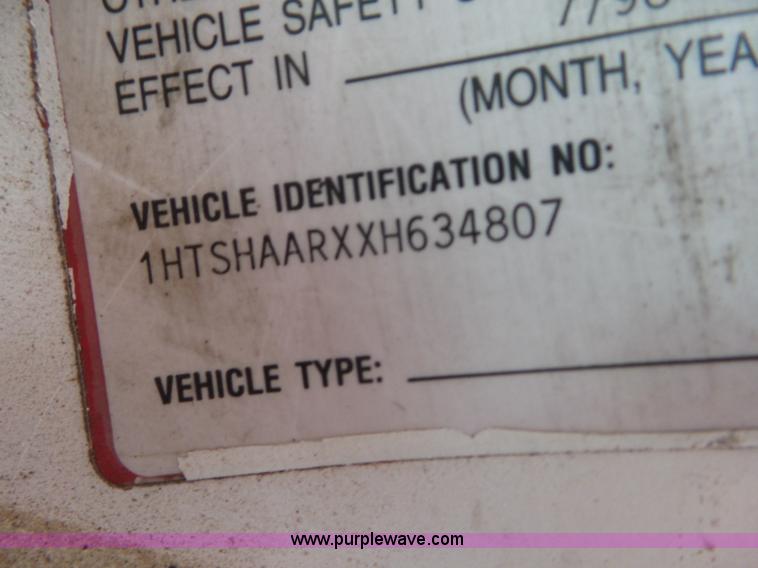 image for item L6921 1999 International 4900 truck cab and chassis