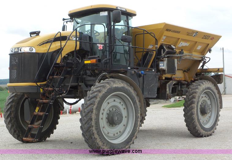 image for item L6922 2012 Ag-Chem RoGator RG1300 self-propelled applicator
