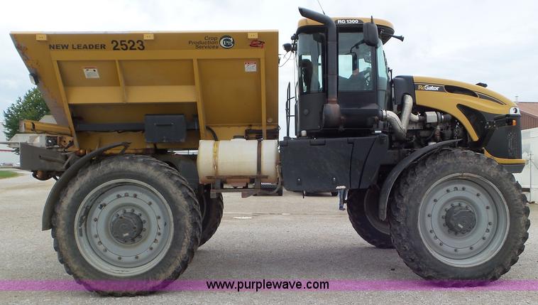 image for item L6922 2012 Ag-Chem RoGator RG1300 self-propelled applicator