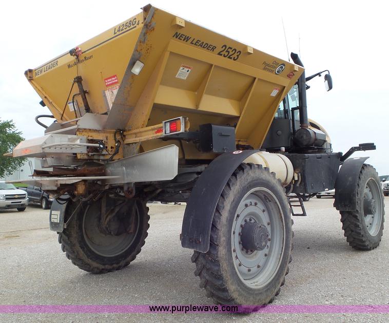 image for item L6922 2012 Ag-Chem RoGator RG1300 self-propelled applicator