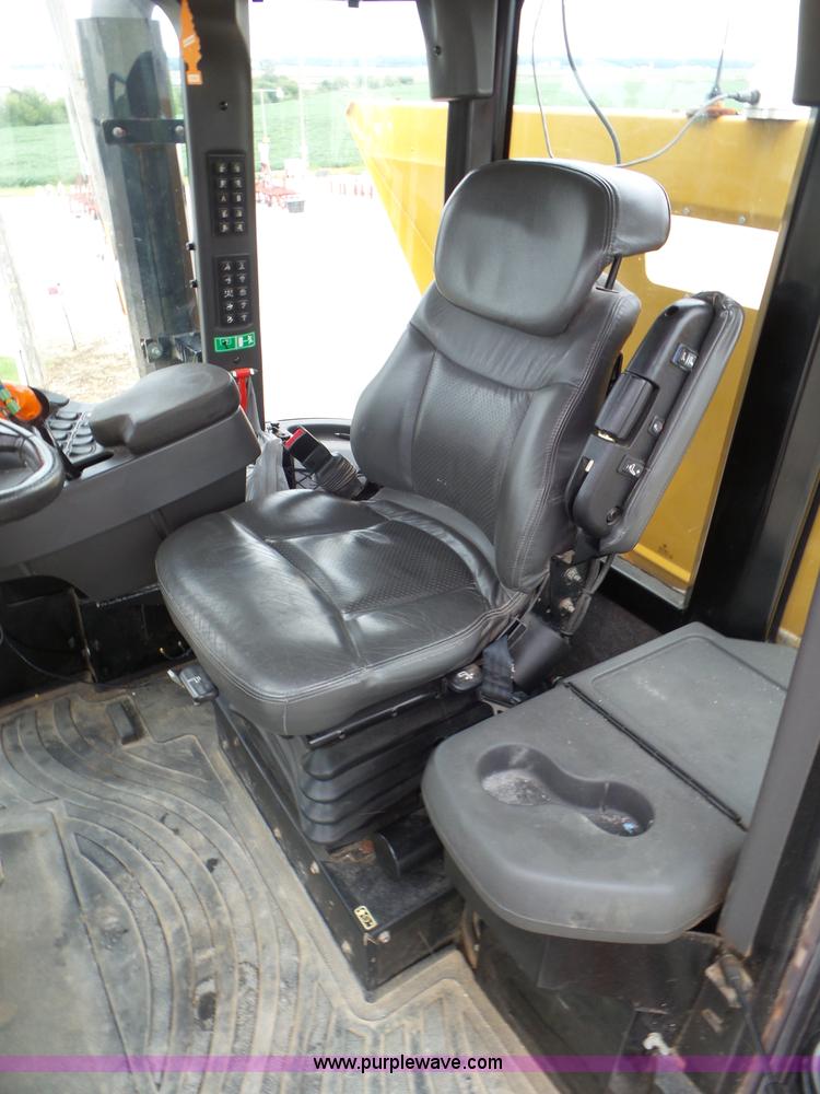 image for item L6922 2012 Ag-Chem RoGator RG1300 self-propelled applicator