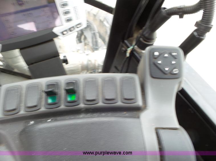 image for item L6922 2012 Ag-Chem RoGator RG1300 self-propelled applicator