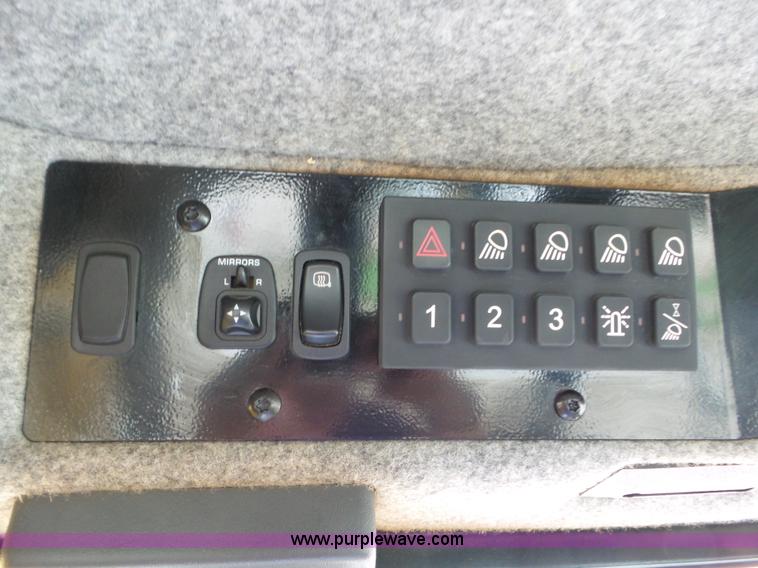 image for item L6922 2012 Ag-Chem RoGator RG1300 self-propelled applicator