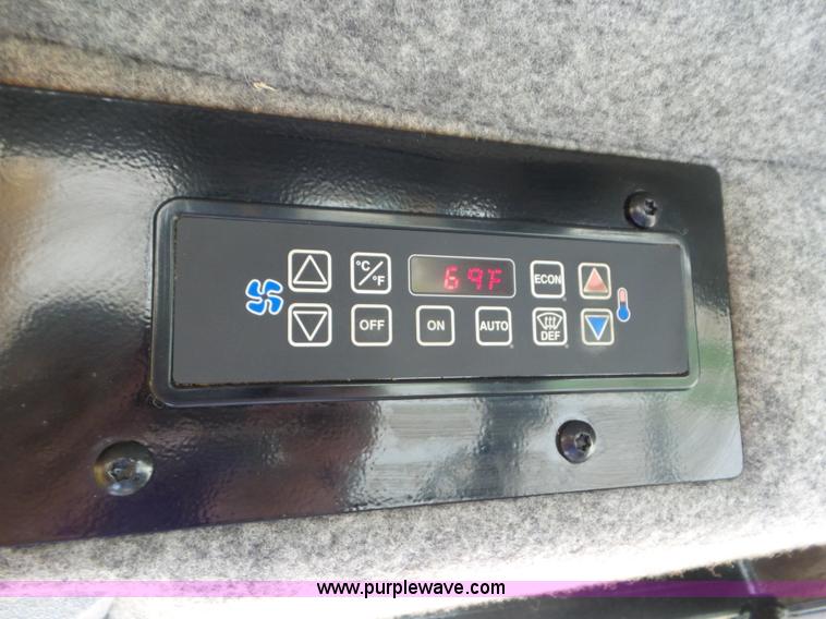 image for item L6922 2012 Ag-Chem RoGator RG1300 self-propelled applicator