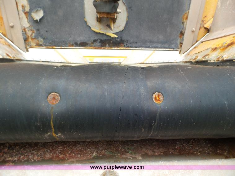 image for item L6922 2012 Ag-Chem RoGator RG1300 self-propelled applicator