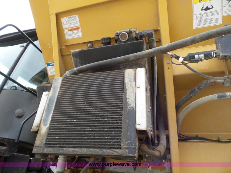 image for item L6922 2012 Ag-Chem RoGator RG1300 self-propelled applicator