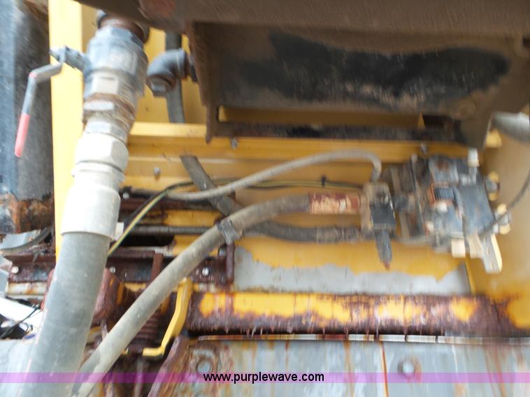 image for item L6922 2012 Ag-Chem RoGator RG1300 self-propelled applicator