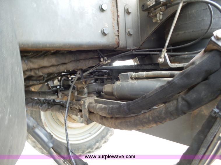 image for item L6922 2012 Ag-Chem RoGator RG1300 self-propelled applicator