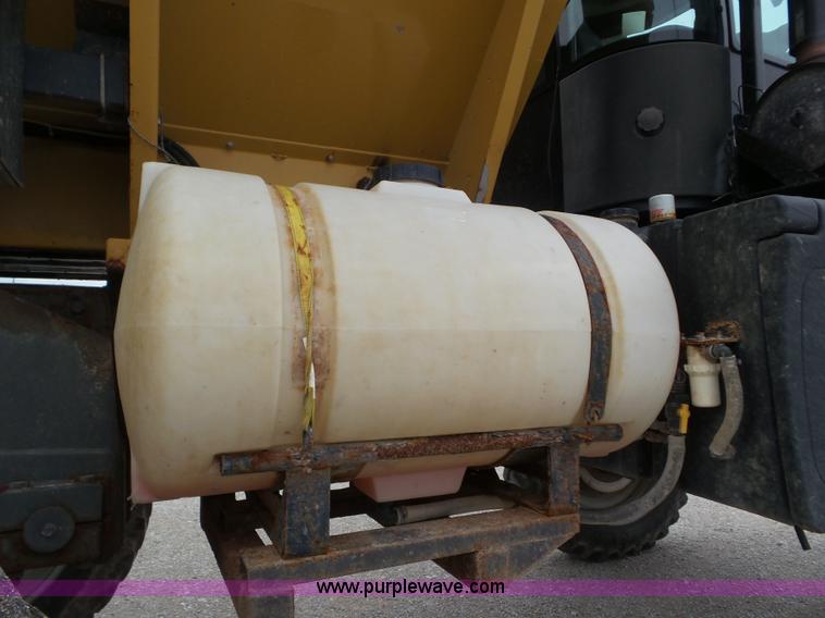 image for item L6922 2012 Ag-Chem RoGator RG1300 self-propelled applicator