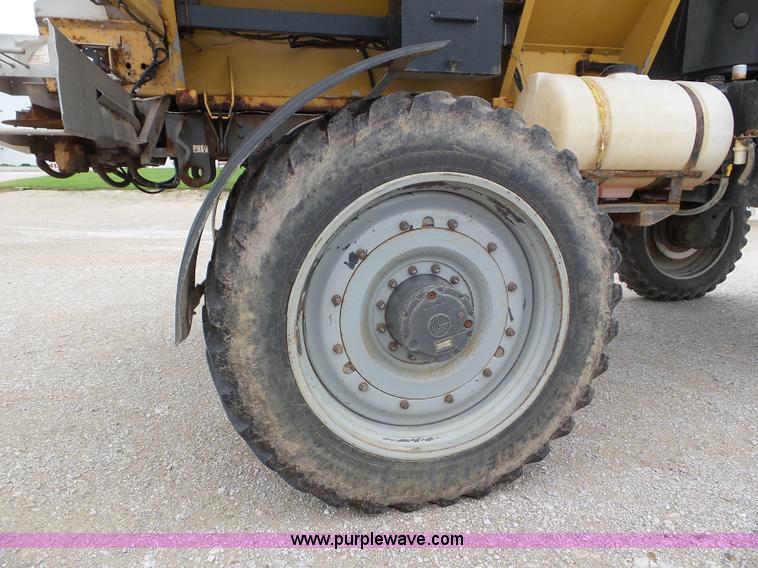 image for item L6922 2012 Ag-Chem RoGator RG1300 self-propelled applicator