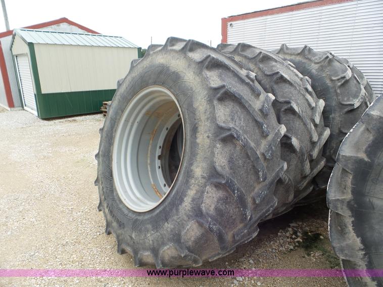 image for item L6922 2012 Ag-Chem RoGator RG1300 self-propelled applicator