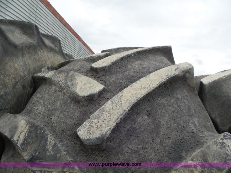 image for item L6922 2012 Ag-Chem RoGator RG1300 self-propelled applicator