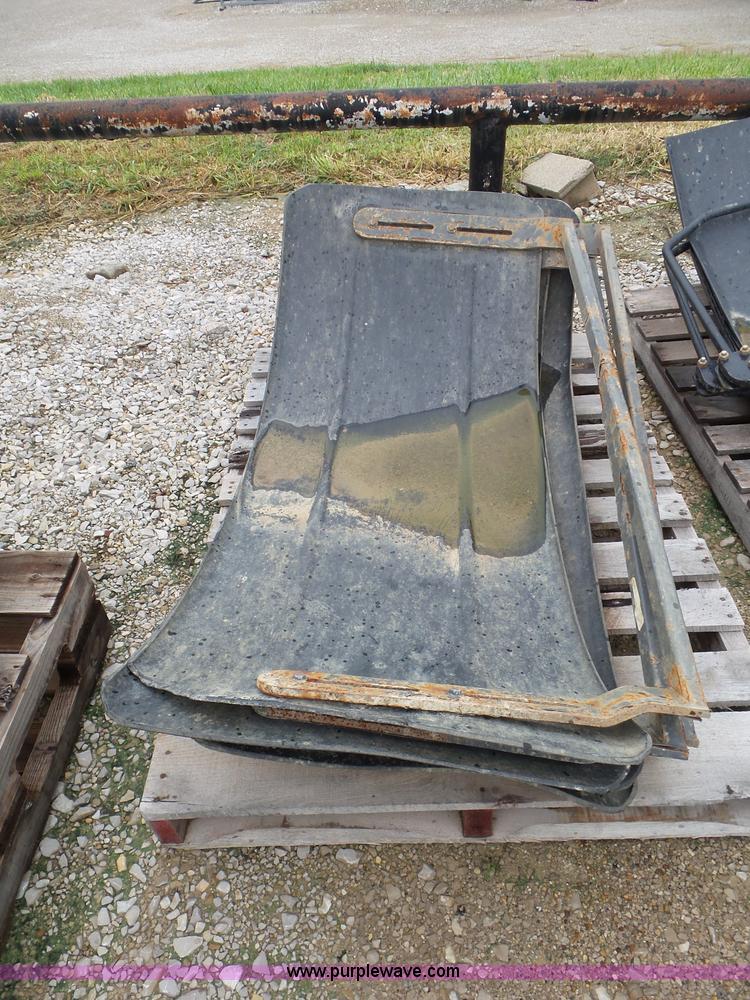 image for item L6922 2012 Ag-Chem RoGator RG1300 self-propelled applicator