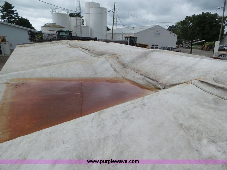 image for item L6924 1985 International tender truck