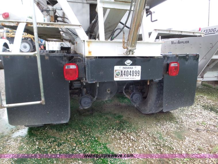 image for item L6924 1985 International tender truck