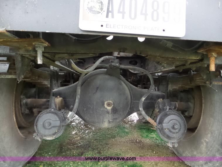 image for item L6924 1985 International tender truck