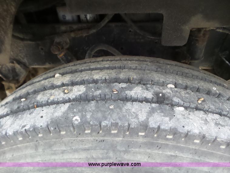 image for item L6924 1985 International tender truck