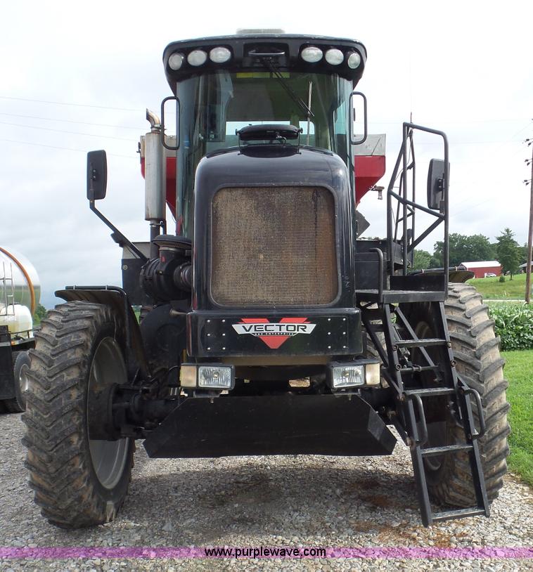 image for item L6925 2009 Vector V300 self-propelled applicator