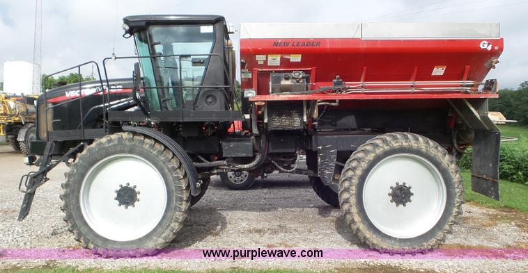 image for item L6925 2009 Vector V300 self-propelled applicator