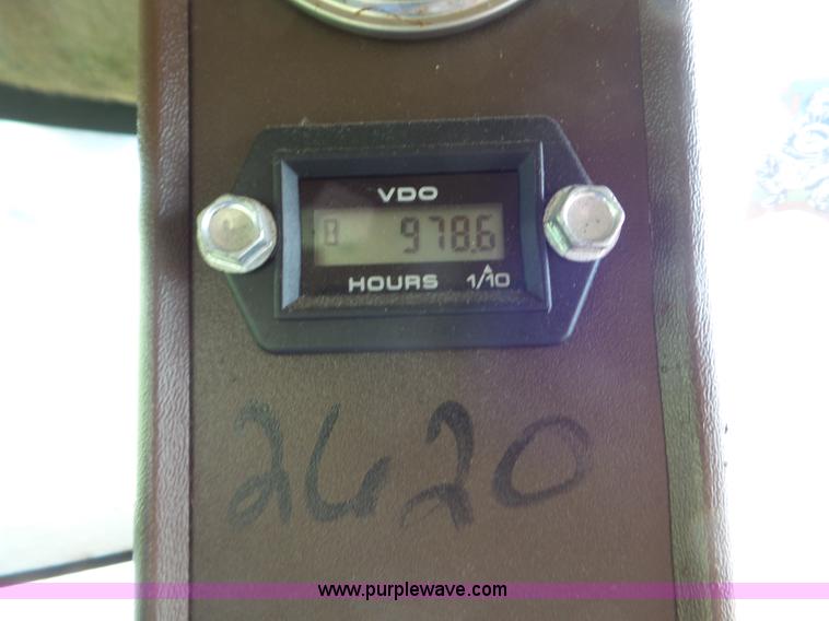 image for item L6925 2009 Vector V300 self-propelled applicator