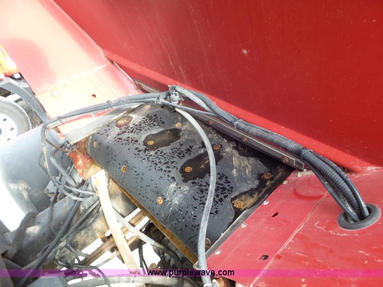 image for item L6925 2009 Vector V300 self-propelled applicator