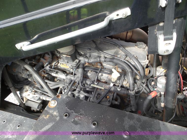 image for item L6925 2009 Vector V300 self-propelled applicator