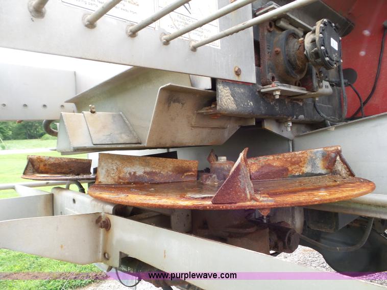 image for item L6925 2009 Vector V300 self-propelled applicator