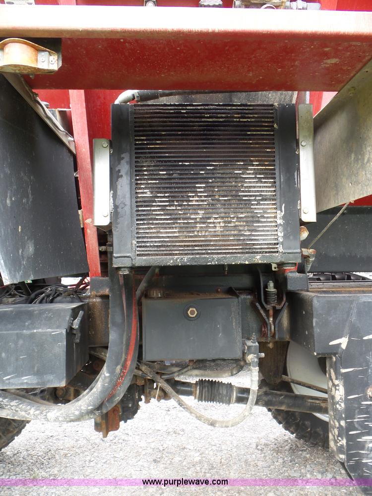 image for item L6925 2009 Vector V300 self-propelled applicator