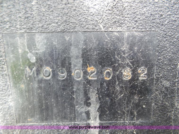 image for item L6925 2009 Vector V300 self-propelled applicator